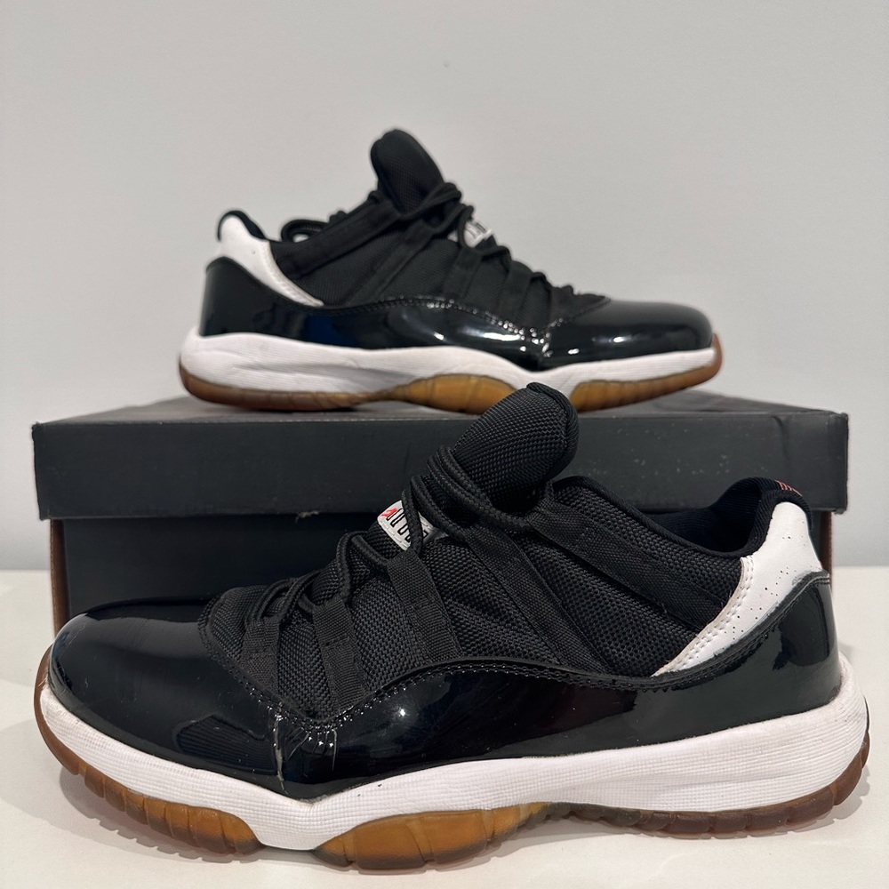 Nike Air Jordan XI 11 Retro Low Infrared Size 8.5 Men 528895-23 (True sz 9 Fit)